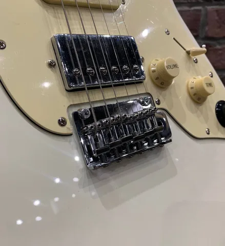 Электрогитара-Процессор GTRS Professional P801 Vintage White