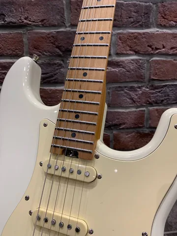 Электрогитара-Процессор GTRS Professional P801 Vintage White