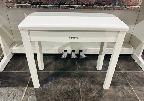 Корпусное Пианино Yamaha YDP 165-WH + Банкетка