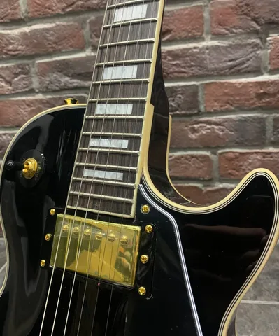 Электрогитара McCartney Les Paul Gold Black - изображение 5