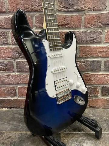 Электрогитара Stratocaster HSS