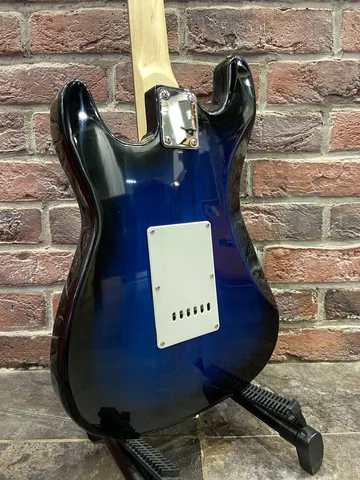Электрогитара Stratocaster HSS