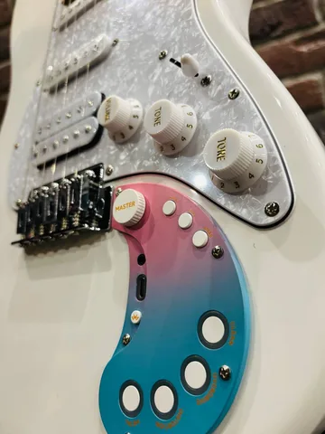 Электрогитара Stratocaster HSS со Встроенным Процессором и Драм Машиной  - изображение 3