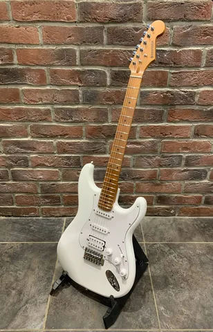 Электрогитара Stratocaster HSS WH (аналог Fender)