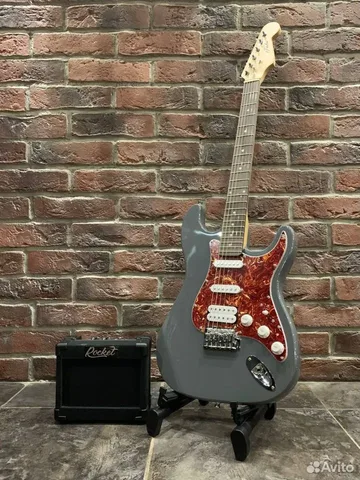 Электрогитара Stratocaster HSS + Портативный Комбоусилитель (комплект)