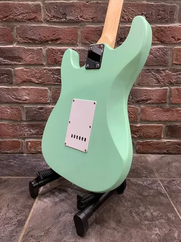 Электрогитара Stratocaster HSS + Цифровой Комбик NUX Mark 2 (комплект)