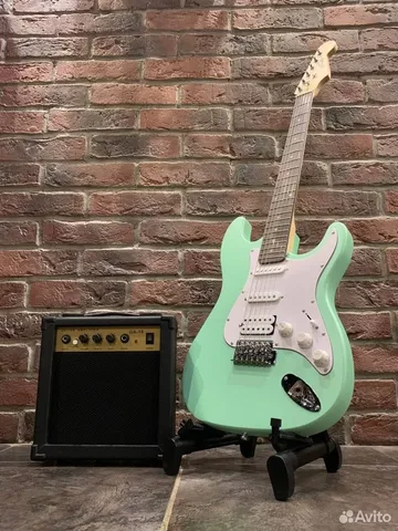 Электрогитара Stratocaster HSS c Комбиком 10ват (комплект)