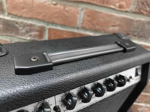 Комбоусилитель 20 Ват Гитарный с Bluetooth
