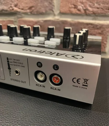 Звуковая Внешняя Карта Alctron MK-3 с Эффектами (3-ех Канальная)