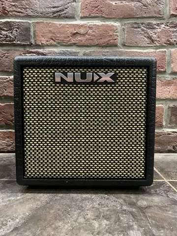 Электрогитара Harley Benton + Моделирующий Комбоусилитель NUX M2