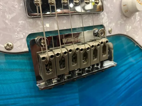 Электрогитара Jet-450 + Портативный Комбик с Эффектами (Аналог Fender)