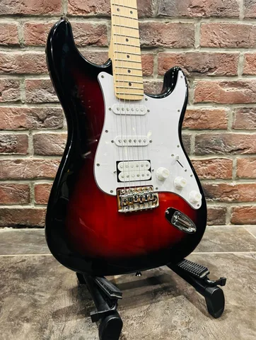 Электрогитара Stratocaster HSS для Начинающих (красная)
