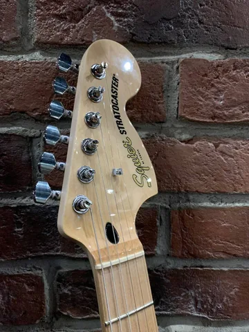 Электрогитара Fender Affinity HSS + Комбик Nux Mark 2 (богатый комплект)