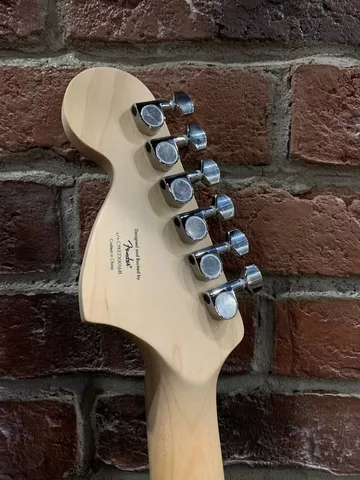 Электрогитара Fender Affinity HSS + Комбик Nux Mark 2 (богатый комплект)