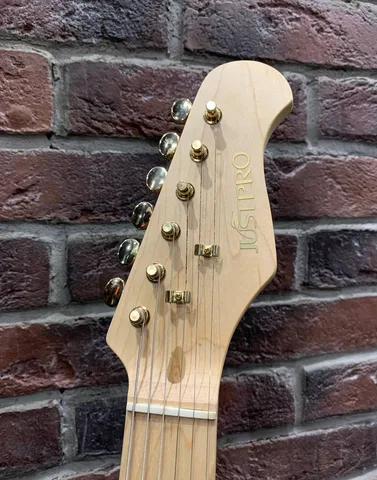 Электрогитара Just Pro Stratocaster SSS CR