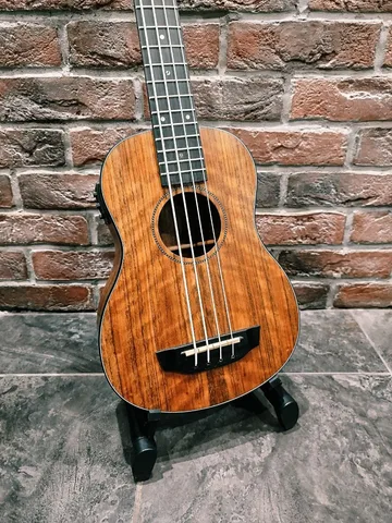 Бас Укулеле Olive EQ из Массива Красного Дерева (Струны Металл)