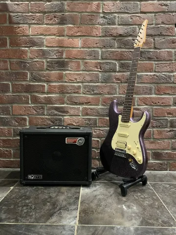 Эксклюзивная Электрогитара Stratocaster HSS + Цифровой Комбик 30 ват с Эффектами