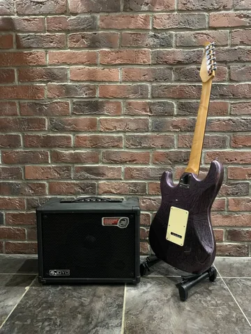 Эксклюзивная Электрогитара Stratocaster HSS + Цифровой Комбик 30 ват с Эффектами