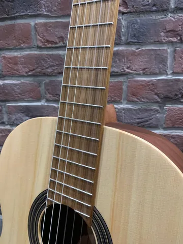 Классическая Испанская Гитара Alhambra 4/4 Laqant