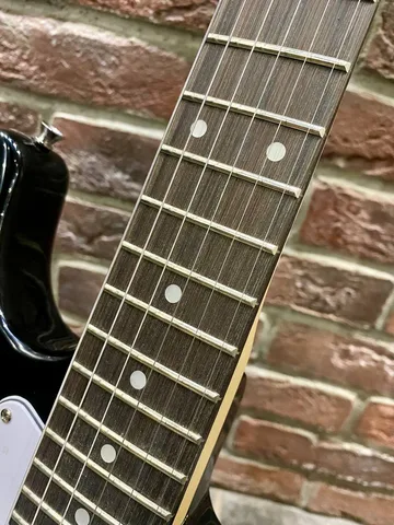 Электрогитара Stratocaster для Начинающих (чёрная)