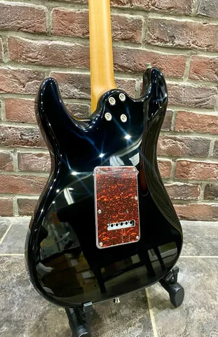 Электрогитара Jet 400 Black Stratocaster HSS