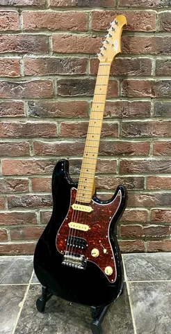 Электрогитара Jet 400 Black Stratocaster HSS