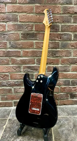 Электрогитара Jet 400 Black Stratocaster HSS