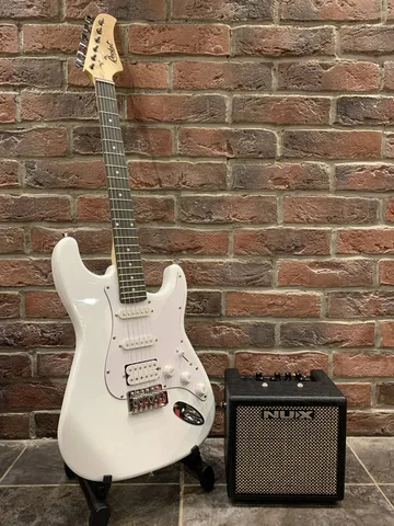 Электрогитара под Fender + Цифровой Комбик NUX Mark 2 (комплект)