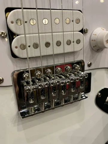 Электрогитара под Fender + Цифровой Комбик NUX Mark 2 (комплект)