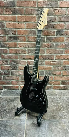 Электрогитара Strarocaster Black Series HSS