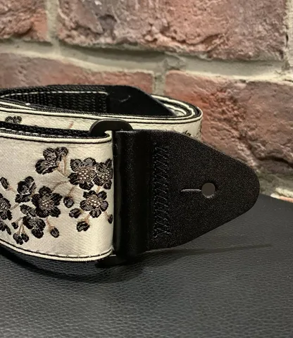 Гитарный Ремень Ernie Ball White Rose (USA)