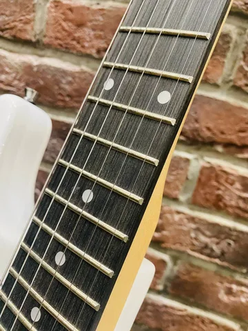 Электрогитара White Stratocaster для Начинающих
