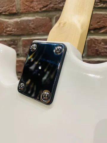 Электрогитара White Stratocaster для Начинающих