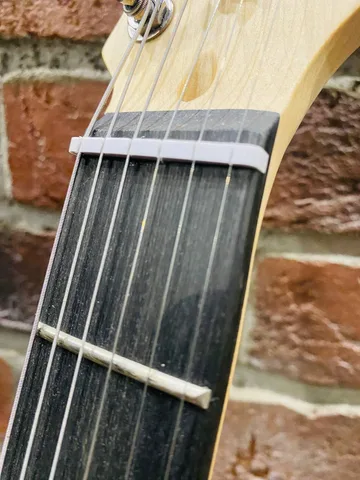 Электрогитара White Stratocaster для Начинающих