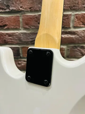 Электрогитара Stratocaster HSS Black Series + Портативный Комбик