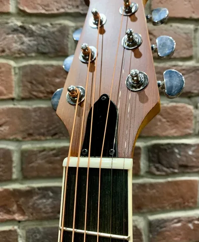 Электро-Акустическая Гитара под Ovation-EQ Nat