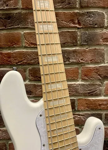 Бас Гитара Cort NJS5-WHT Elrick NJS Series (Индонезия)