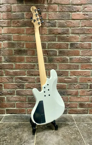 Бас Гитара Cort NJS5-WHT Elrick NJS Series (Индонезия)