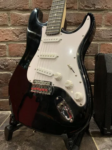 Электрогитара Stratocaster SSS + Мощный Комбик (комплект)