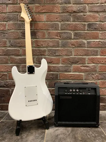 Электрогитара Stratocaster HSS + Комбик (полный комплект)