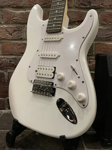 Электрогитара Stratocaster HSS + Комбик (полный комплект)
