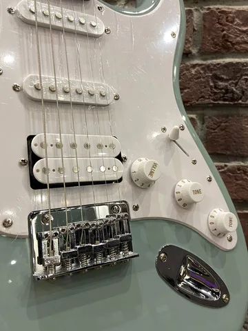 Электрогитара Root Note + Комбоусилитель Cort 30 ват (аналог Fender)