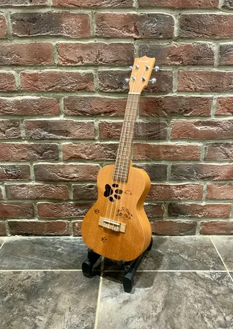 Укулеле Концерт из Красного Дерева Caraya