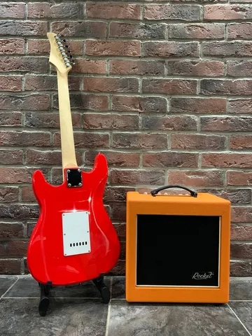 Электрогитара Stratocaster HSS + Комбик 40 ват (красная)