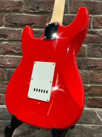 Электрогитара Stratocaster HSS + Комбик 40 ват (красная)