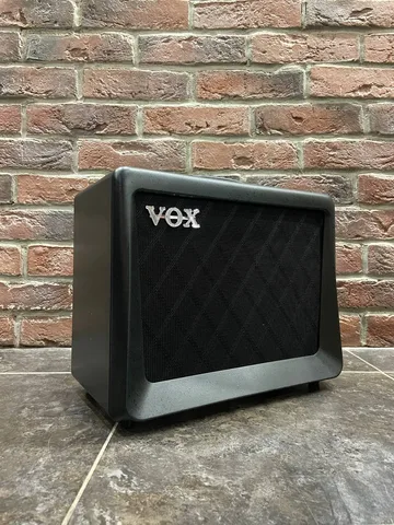 Цифровой Моделирующий Комбик С Эффектами VOX-VX 15 GT