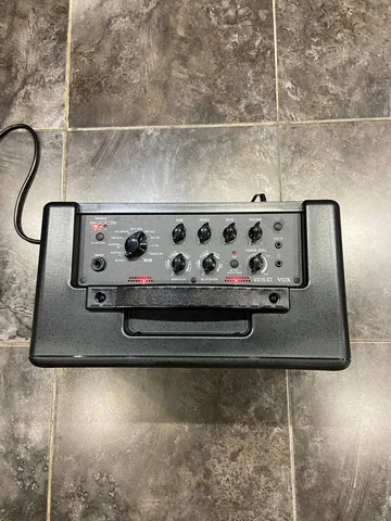Цифровой Моделирующий Комбик С Эффектами VOX-VX 15 GT