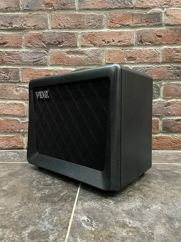 Цифровой Моделирующий Комбик С Эффектами VOX-VX 15 GT