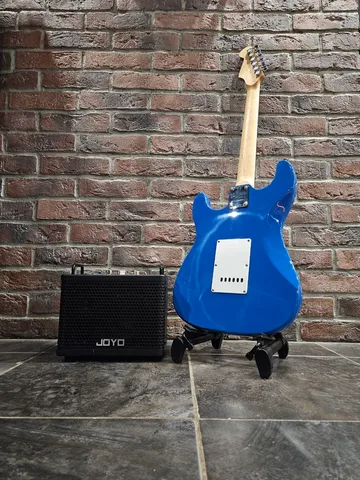 Электрогитара HSS под Fender + Цифровой Комбик с Эффектами и Драм Машиной - изображение 2