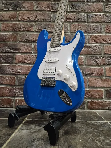 Электрогитара HSS под Fender + Цифровой Комбик с Эффектами и Драм Машиной - изображение 3